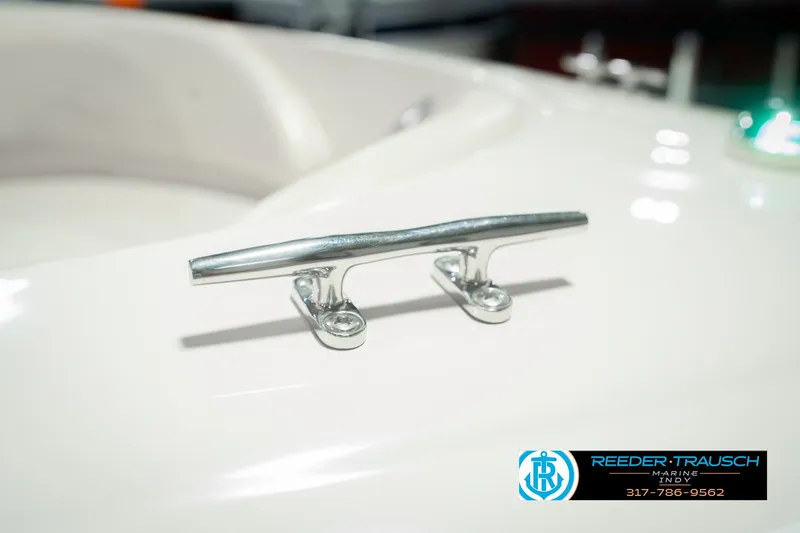 Slide: The Image of Close-up of a 2006 Starcraft C-Star 1700 I/O F&S boat cleat. - 57