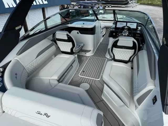 Slide: The Image of Sea Ray SLX 260 Outboard 2027 - 7