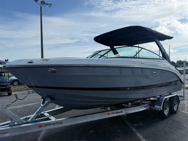 Slide: The Image of Sea Ray SLX 260 Outboard 2027 - 6
