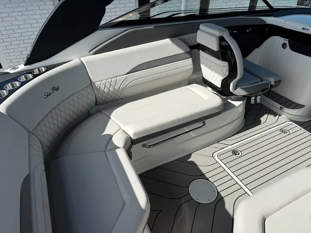Slide: The Image of Sea Ray SLX 260 Outboard 2027 - 11