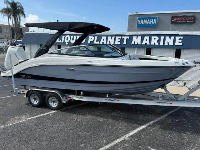 The Image of Sea Ray SLX 260 Outboard 2027 - 1