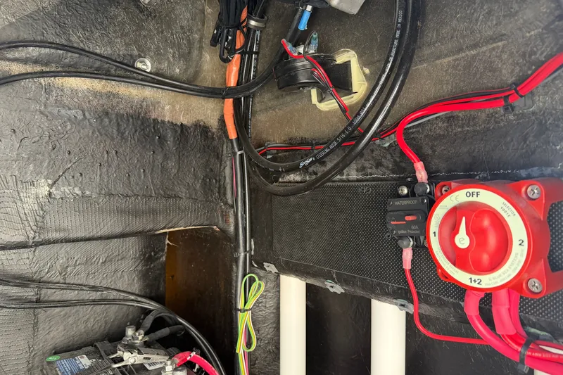 Slide: The Image of Electrical wiring and components inside a 2026 Skuta 21 Tournament V boat. - 41