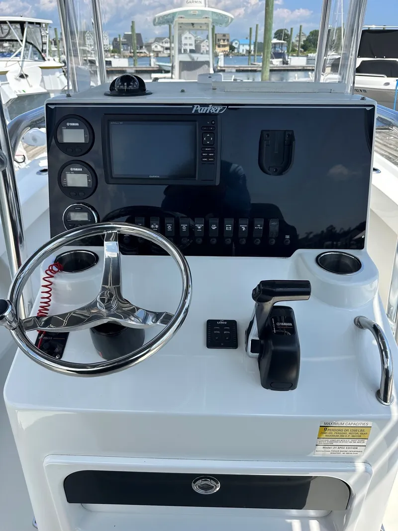 Slide: The Image of Parker Marine SE 2100 2017 - 18