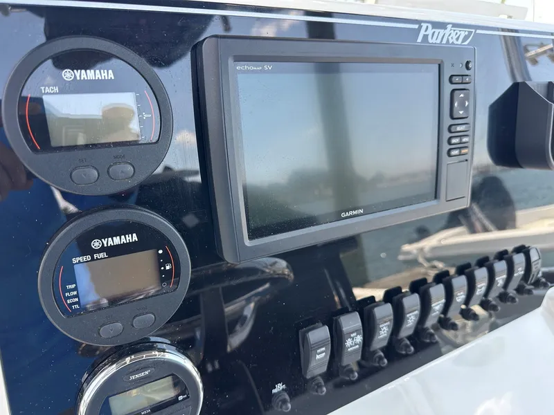 Slide: The Image of Parker Marine SE 2100 2017 - 19