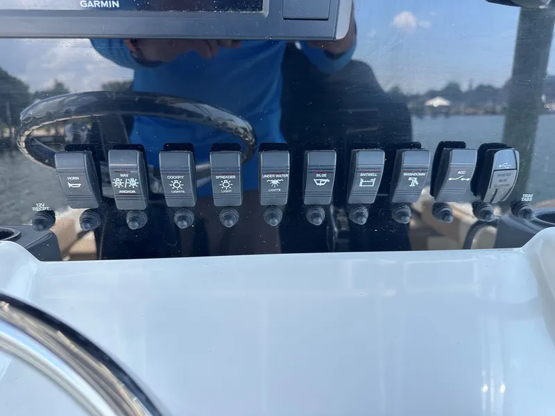 Slide: The Image of Parker Marine SE 2100 2017 - 20