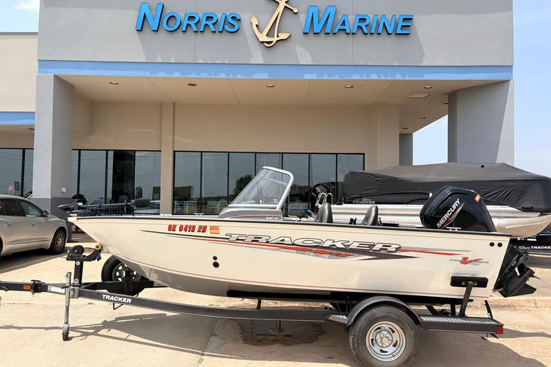 The Image of 2020 Tracker Pro Guide V-165 WT boat displayed at Norris Marine dealership. - 1