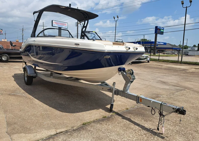 Slide: The Image of Bayliner D20I 2026 - 7