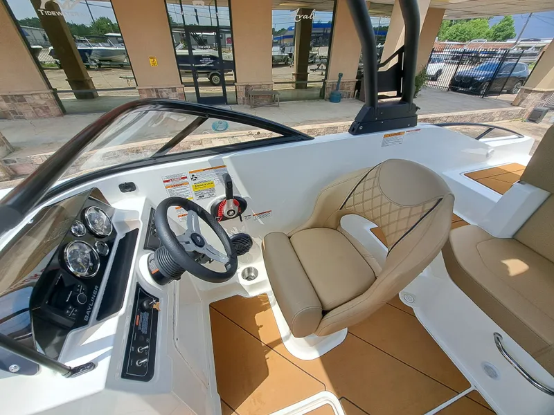 Slide: The Image of Bayliner D20I 2026 - 22