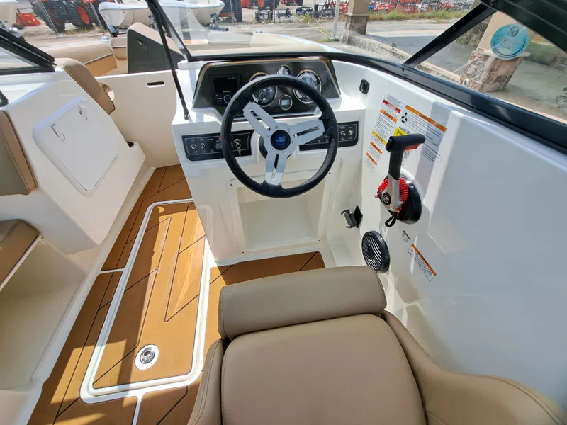 Slide: The Image of Bayliner D20I 2026 - 24