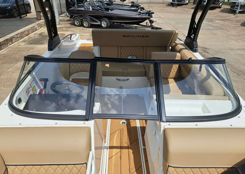 Slide: The Image of Bayliner D20I 2026 - 19
