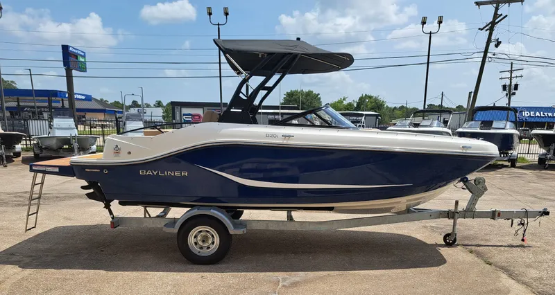 Slide: The Image of Bayliner D20I 2026 - 8