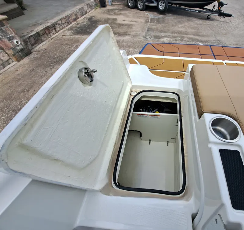 Slide: The Image of Bayliner D20I 2026 - 30