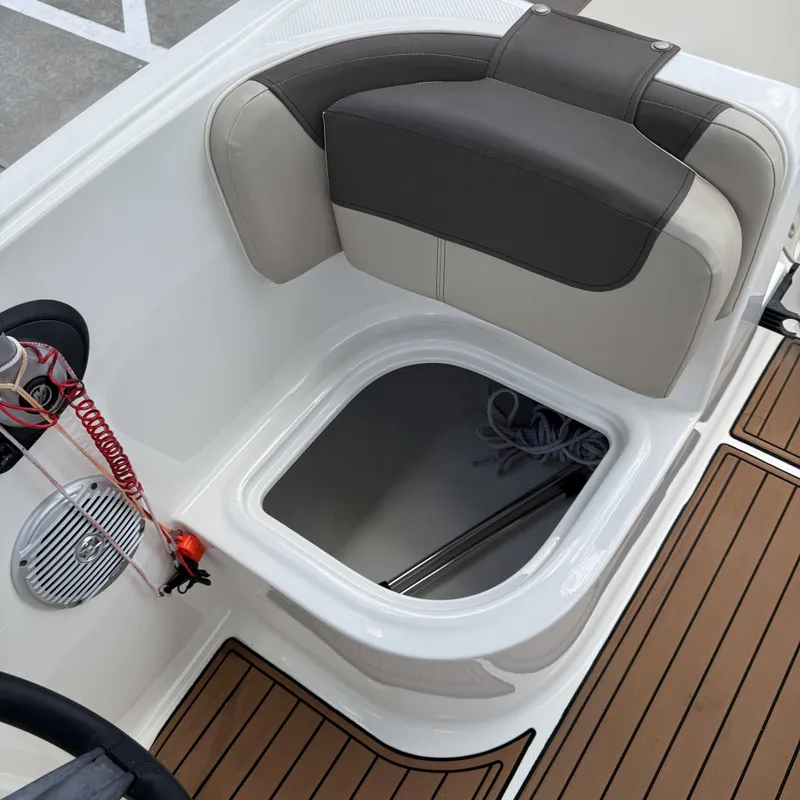 Slide: The Image of Bayliner E16 Element 2017 - 27