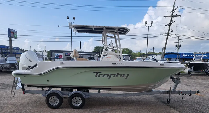 Slide: The Image of Bayliner Trophy T22CC 2026 - 7