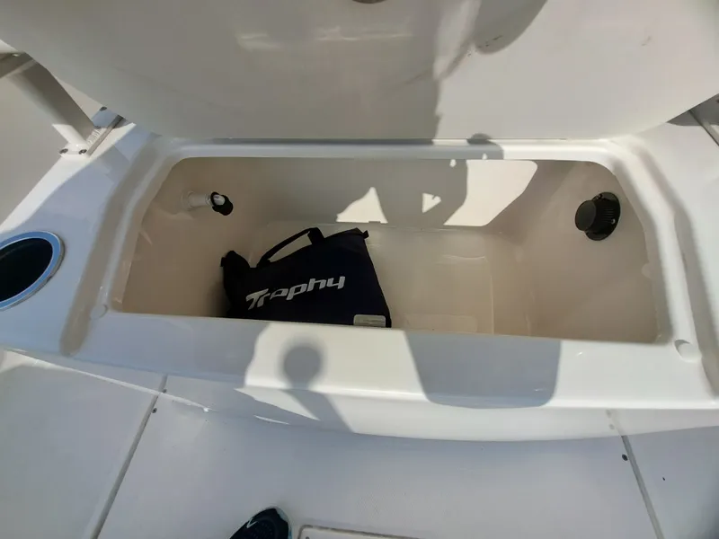 Slide: The Image of Bayliner Trophy T22CC 2026 - 24