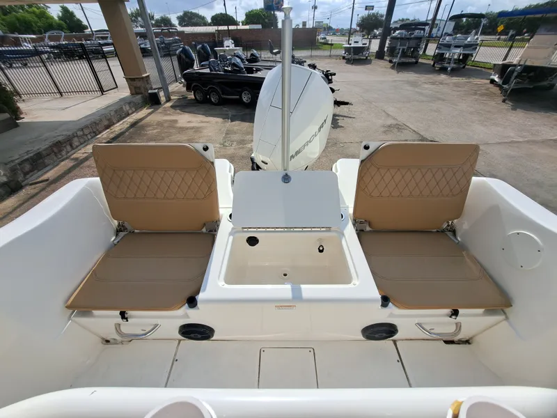 Slide: The Image of Bayliner Trophy T22CC 2026 - 23