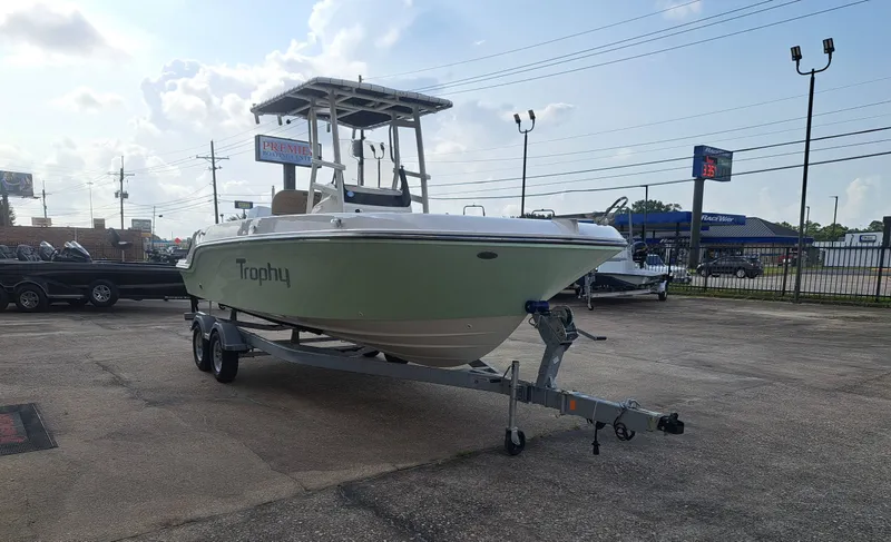 Slide: The Image of Bayliner Trophy T22CC 2026 - 6