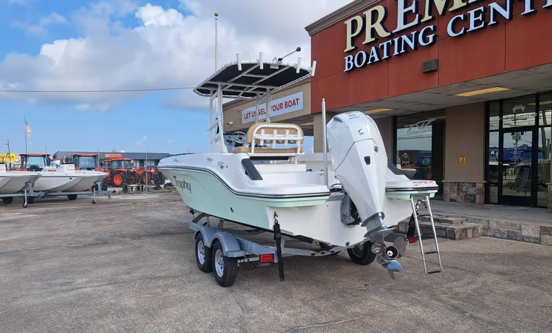 Slide: The Image of Bayliner Trophy T22CC 2026 - 10