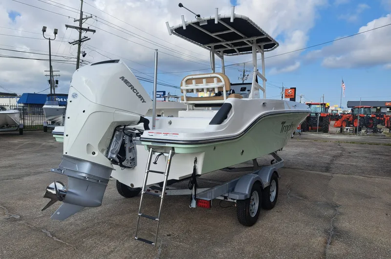 Slide: The Image of Bayliner Trophy T22CC 2026 - 8