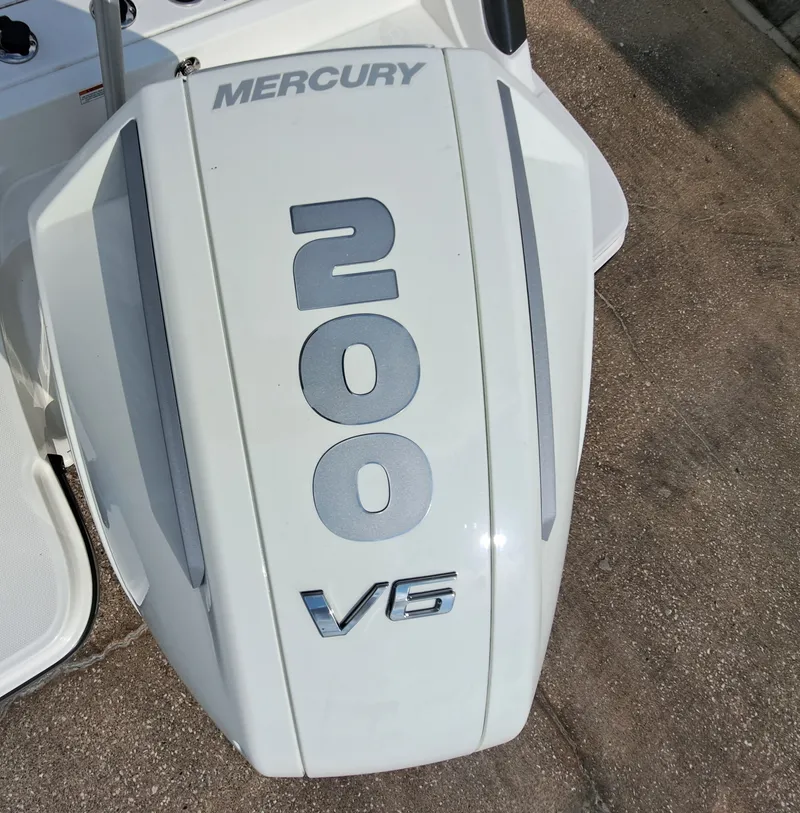 Slide: The Image of Bayliner Trophy T22CC 2026 - 29