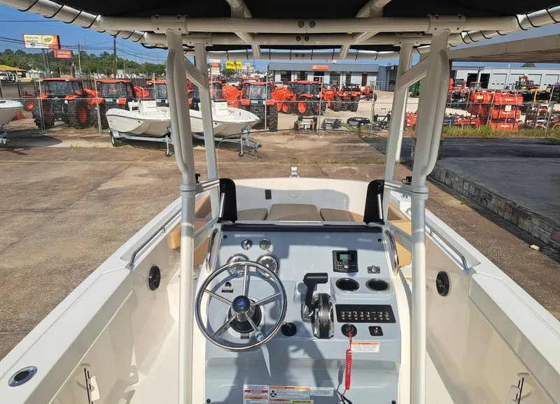Slide: The Image of Bayliner Trophy T22CC 2026 - 11