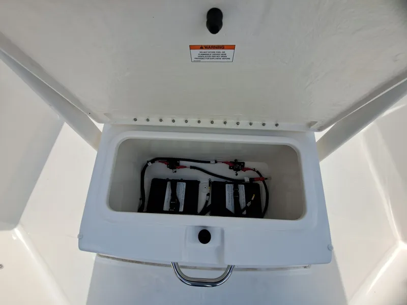 Slide: The Image of Bayliner Trophy T22CC 2026 - 18