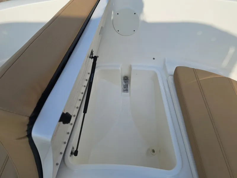Slide: The Image of Bayliner Trophy T22CC 2026 - 14