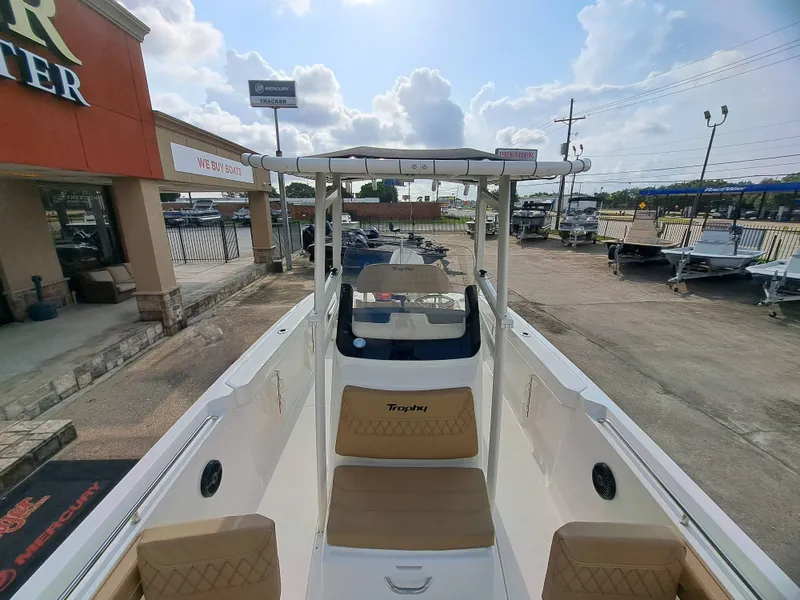 Slide: The Image of Bayliner Trophy T22CC 2026 - 17