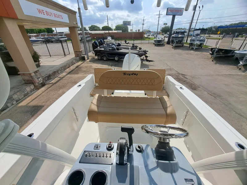 Slide: The Image of Bayliner Trophy T22CC 2026 - 20