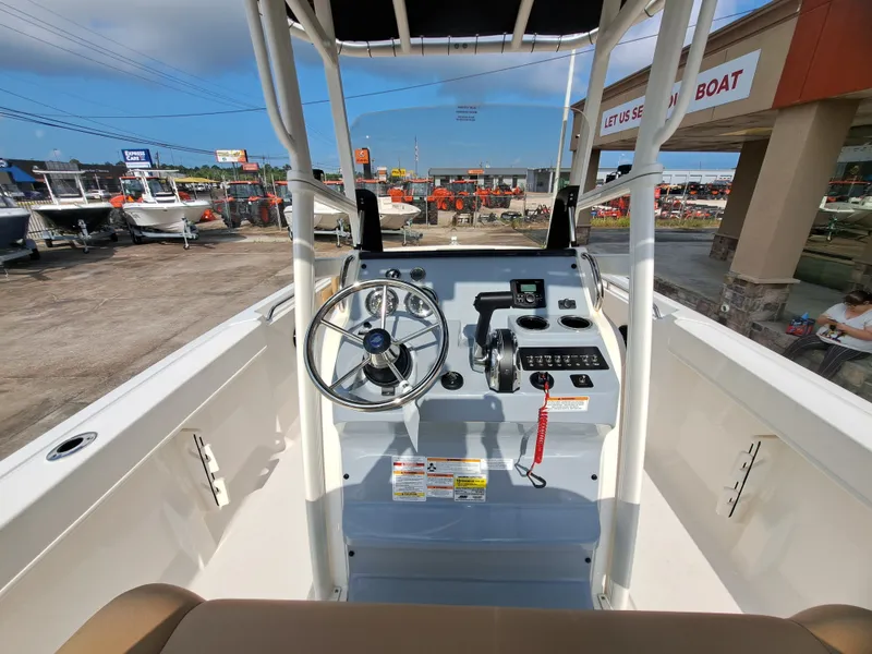 Slide: The Image of Bayliner Trophy T22CC 2026 - 25