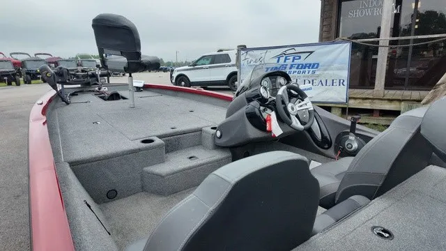 Slide: The Image of Tracker Pro Team 190 TX 2021 - 18