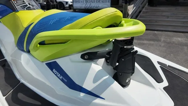 Slide: The Image of Sea-Doo Wake 2017 - 13