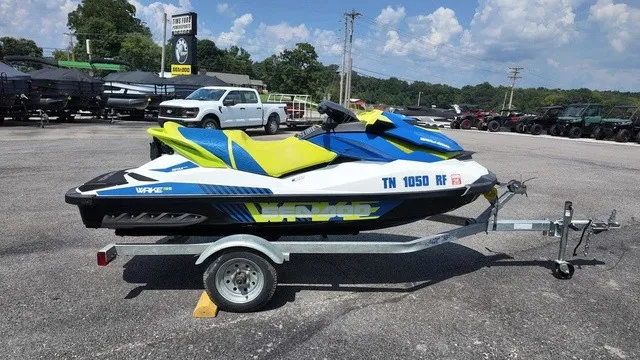 Slide: The Image of Sea-Doo Wake 2017 - 6