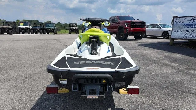 Slide: The Image of Sea-Doo Wake 2017 - 4