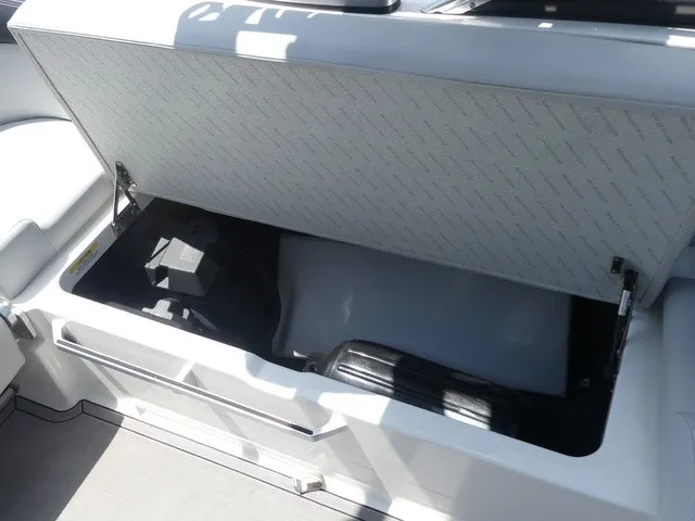 Slide: The Image of MasterCraft XT22 2021 - 25