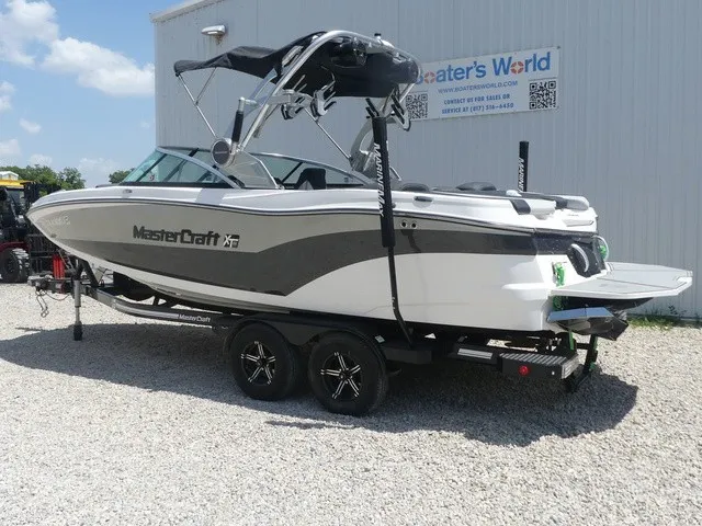 Slide: The Image of MasterCraft XT22 2021 - 3