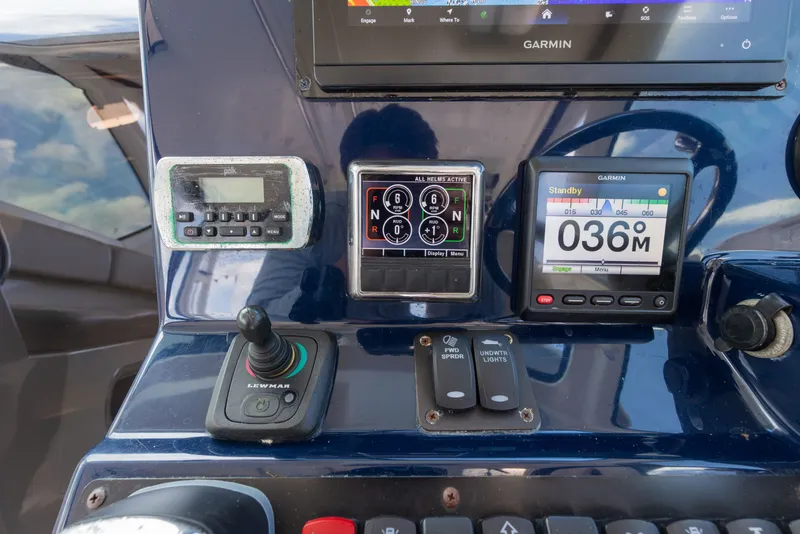 Slide: The Image of Pursuit OS 325 Offshore 2016 - 28