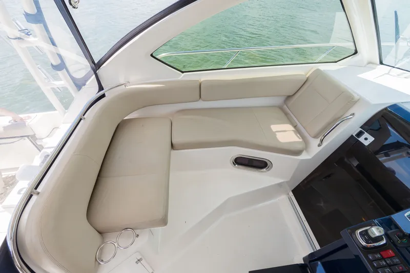 Slide: The Image of Pursuit OS 325 Offshore 2016 - 20