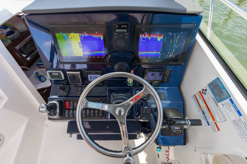 Slide: The Image of Pursuit OS 325 Offshore 2016 - 25