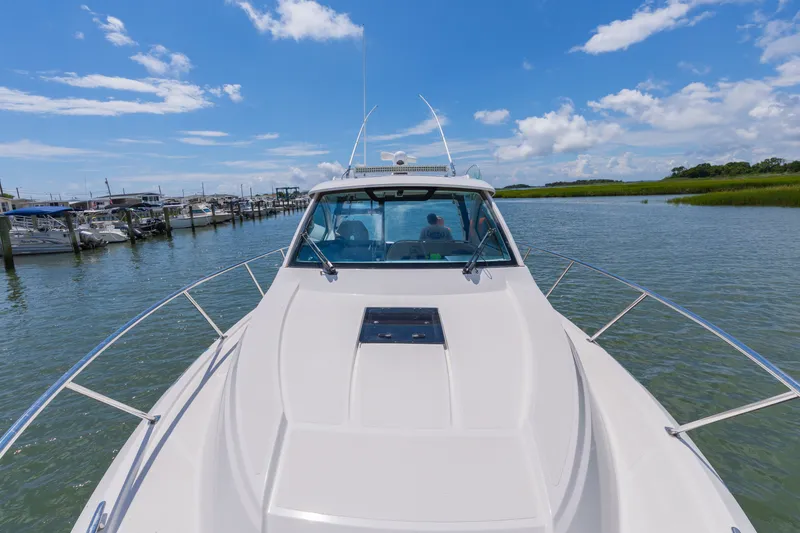 Slide: The Image of Pursuit OS 325 Offshore 2016 - 40