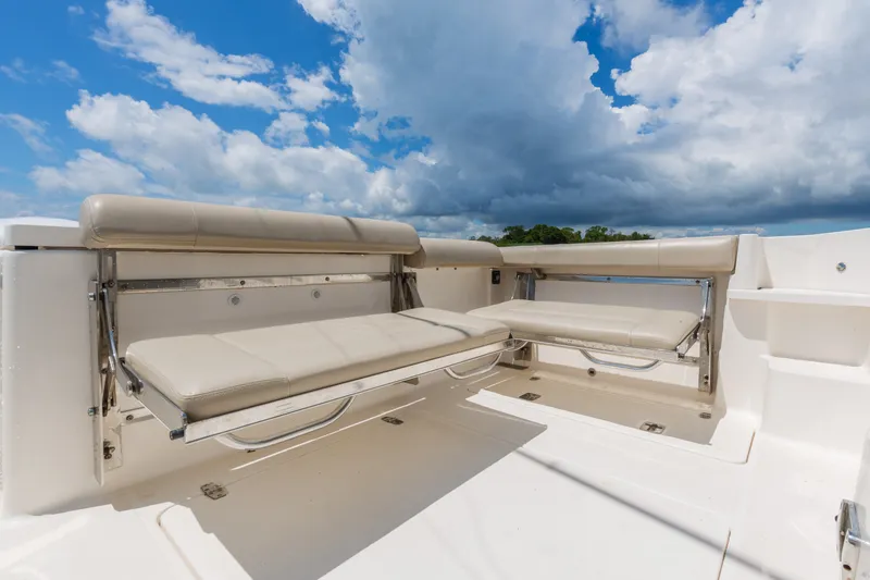 Slide: The Image of Pursuit OS 325 Offshore 2016 - 15