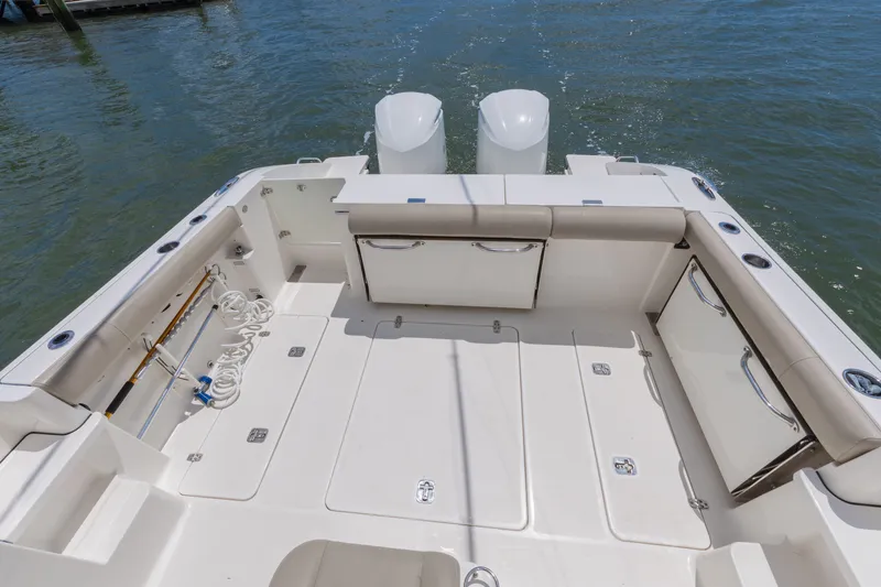 Slide: The Image of Pursuit OS 325 Offshore 2016 - 13