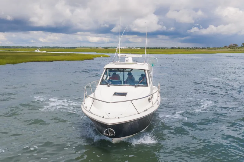 Slide: The Image of Pursuit OS 325 Offshore 2016 - 10