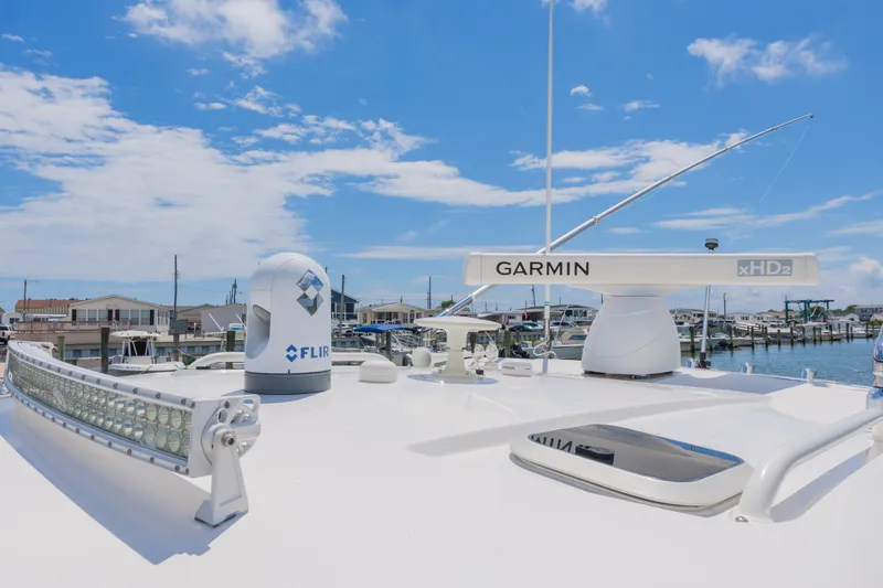 Slide: The Image of Pursuit OS 325 Offshore 2016 - 43