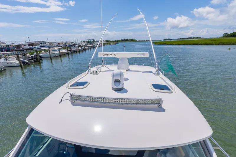 Slide: The Image of Pursuit OS 325 Offshore 2016 - 41