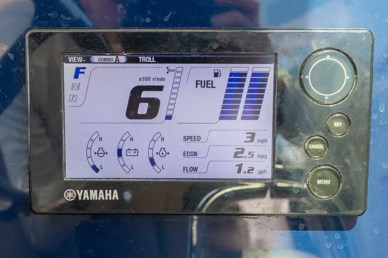 Slide: The Image of Pursuit OS 325 Offshore 2016 - 30