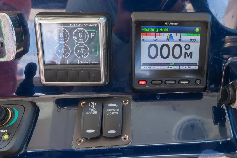 Slide: The Image of Pursuit OS 325 Offshore 2016 - 32