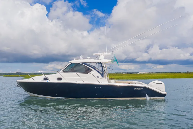 Slide: The Image of Pursuit OS 325 Offshore 2016 - 8