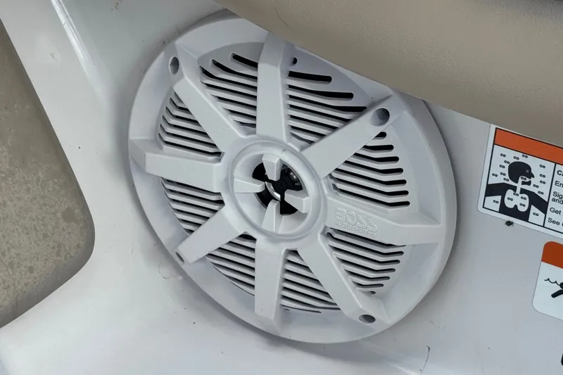 Slide: The Image of Boat speaker on a 2006 Four Winns 200 Horizon, featuring Boss Audio Systems. - 23