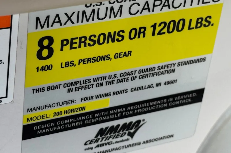 Slide: The Image of Label showing capacity for 2006 Four Winns 200 Horizon boat: 8 persons or 1200 lbs. - 30
